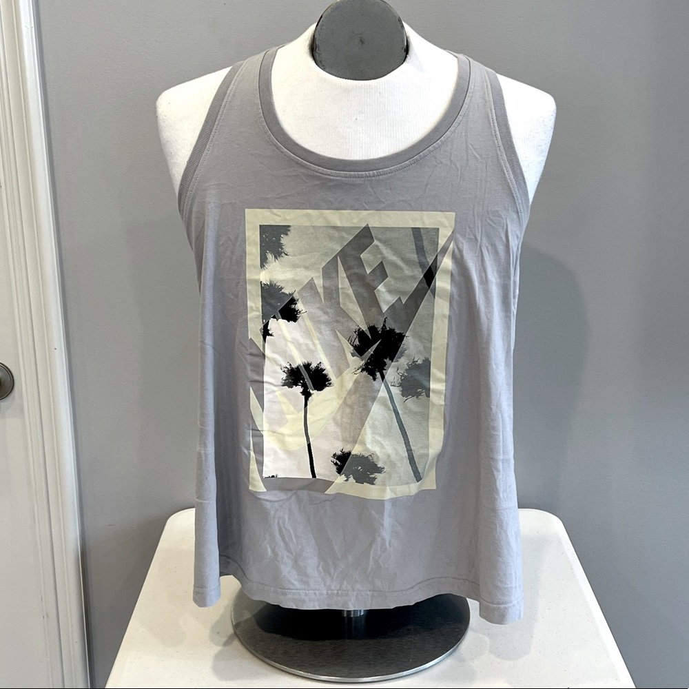 Nike athletic sleeveless performance printed tank